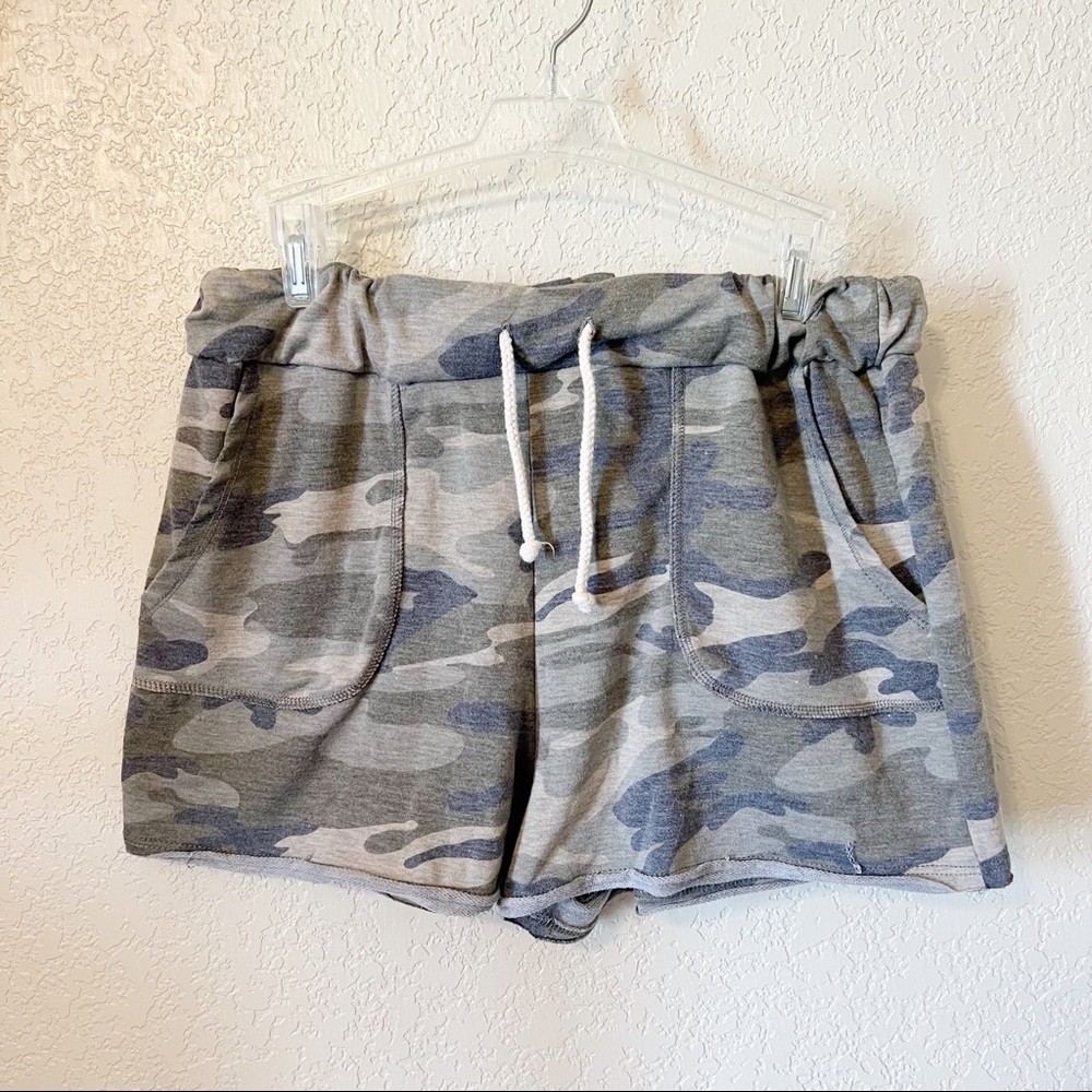 - Entro Camo Lounge Shorts